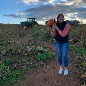 Meet your Posher, Emily